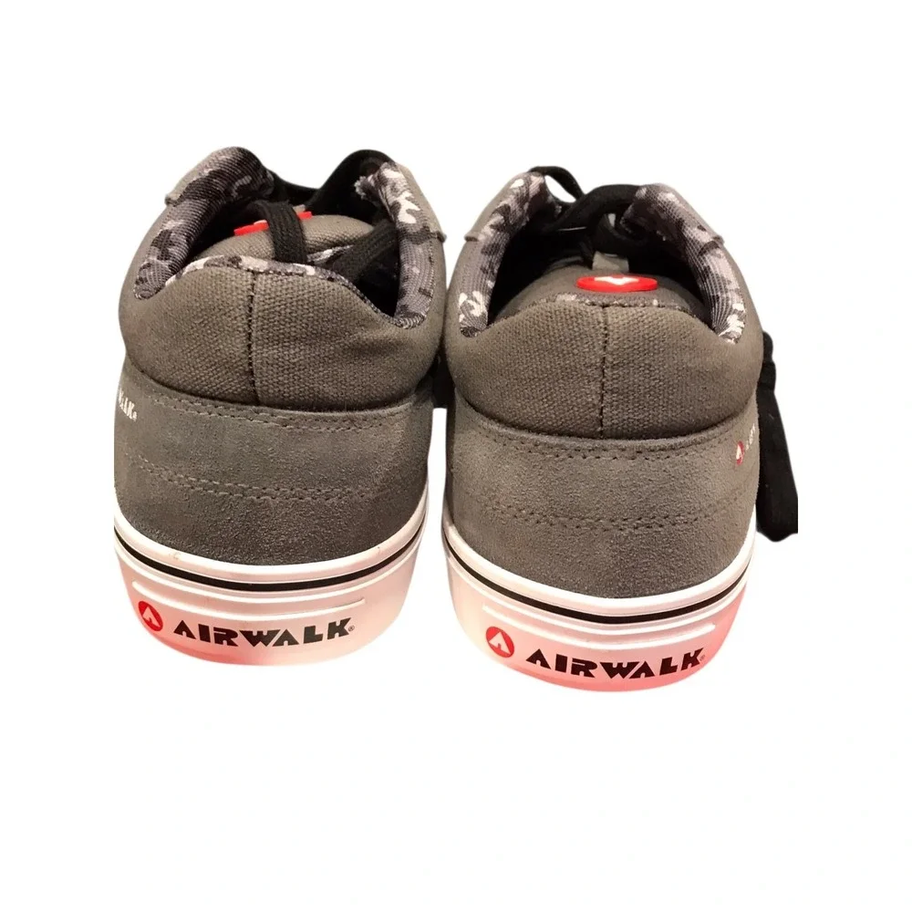NIB Airwalk Kickflip CW06510M Mens Gray Suede Skate Inspired Sneakers Shoes 10.5